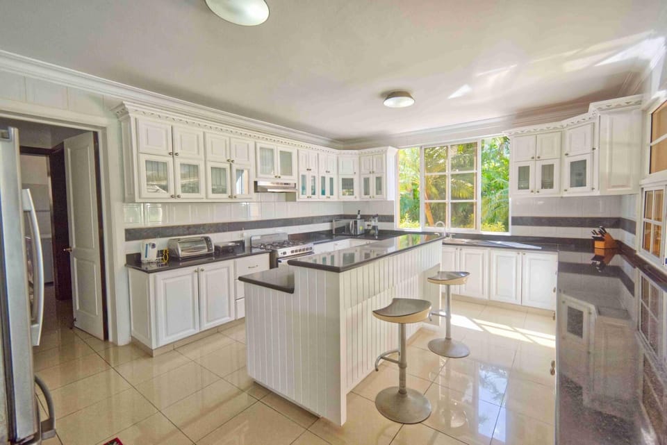 Tortuga C33 - Large golf view villa with pool, jacuzzi and staff in beach resort (3062)