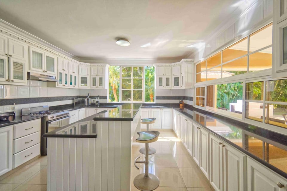 Tortuga C33 - Large golf view villa with pool, jacuzzi and staff in beach resort (3063)