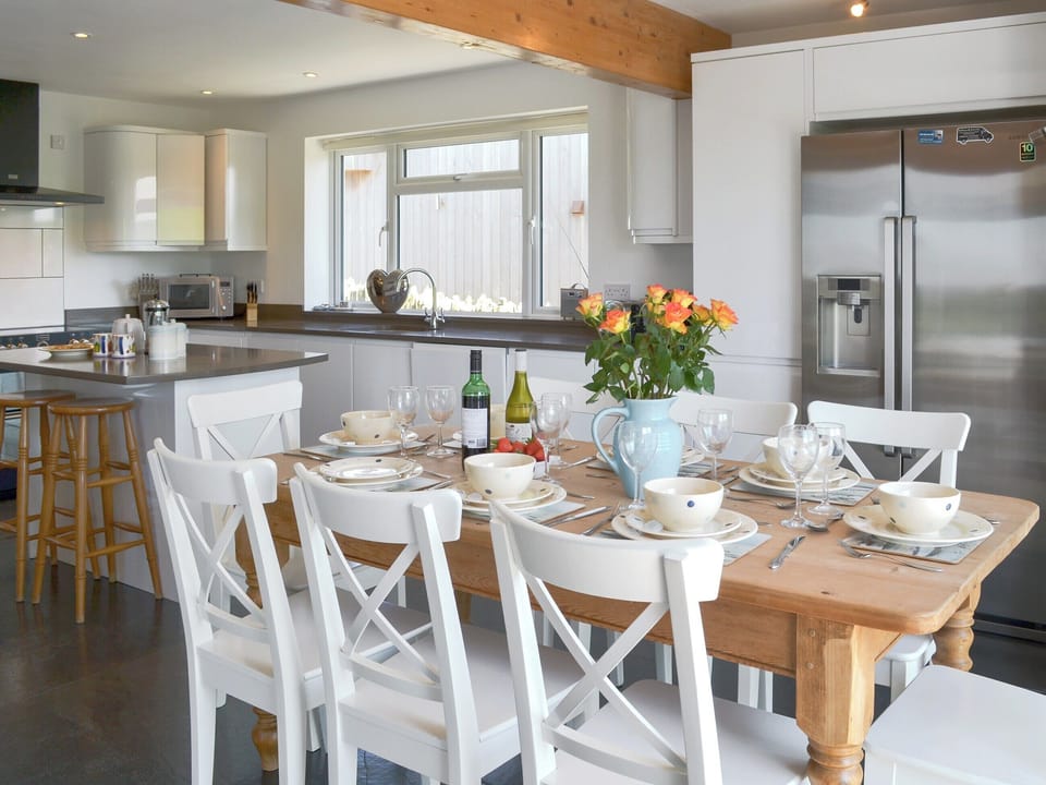 Charming kitchen/ dining area | Roskear, Crackington Haven, near Bude