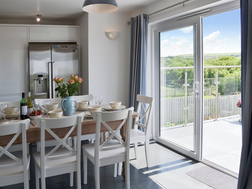 Dining room with spectacular view | Roskear, Crackington Haven, near Bude