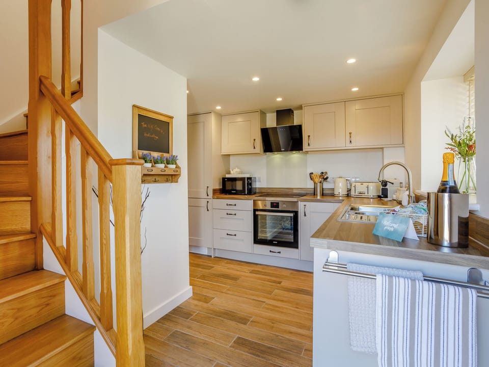 Kitchen | Knoll Cottage - Burton Row, East Brent, near Weston-super-Mare