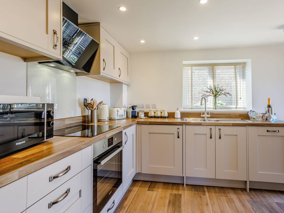 Kitchen | Knoll Cottage - Burton Row, East Brent, near Weston-super-Mare