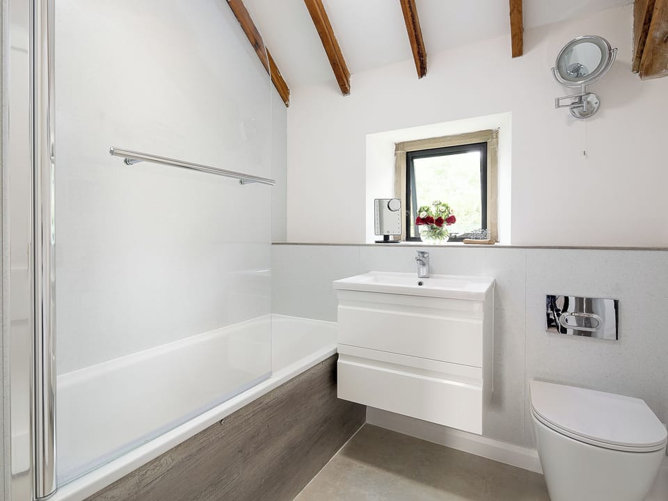 Bathroom | Fort View - Woodcock Farm, Old Sodbury, near Bristol