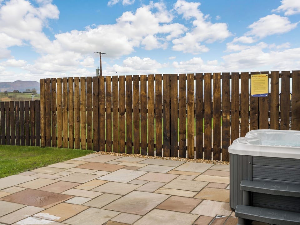 Hot tub | Fiadh Ruadh - Gartclach Farm, Gartmore, near Stirling