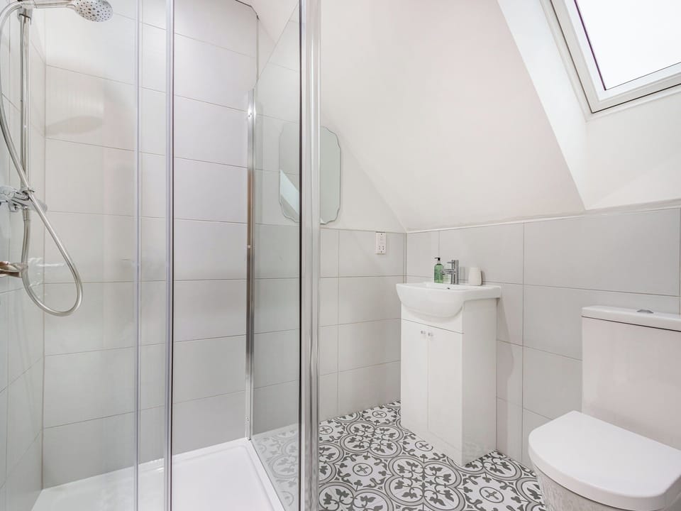 En-suite | Fiadh Ruadh - Gartclach Farm, Gartmore, near Stirling
