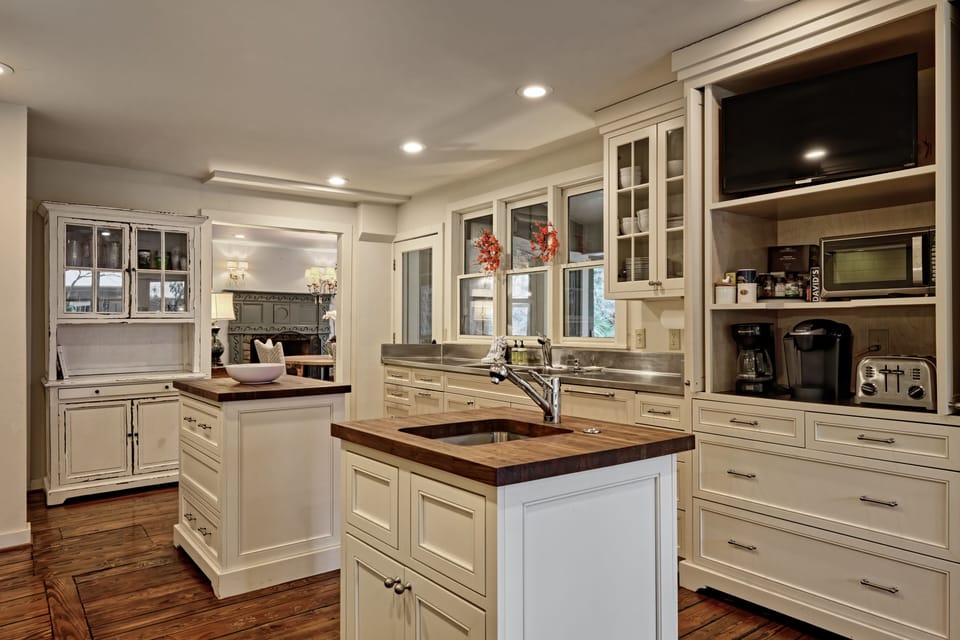Kitchen-Main Level