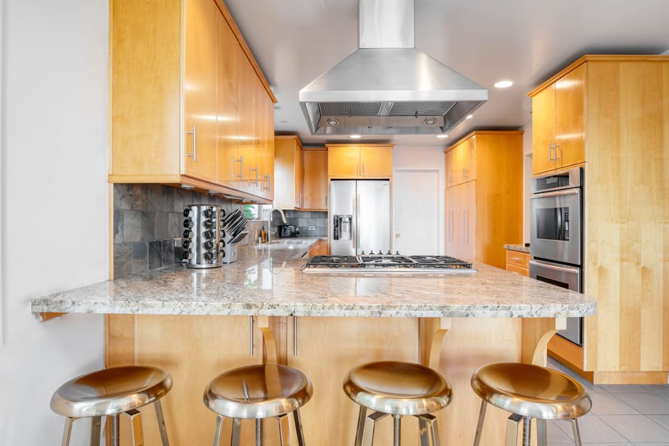 Breakfast bar.