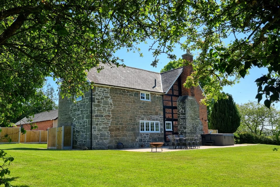 Welcome to Calcot Cottage, Montgomery, Shropshire
