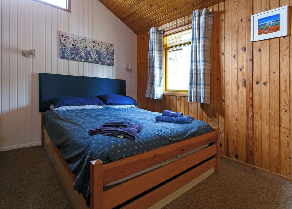 Bedroom, Bed