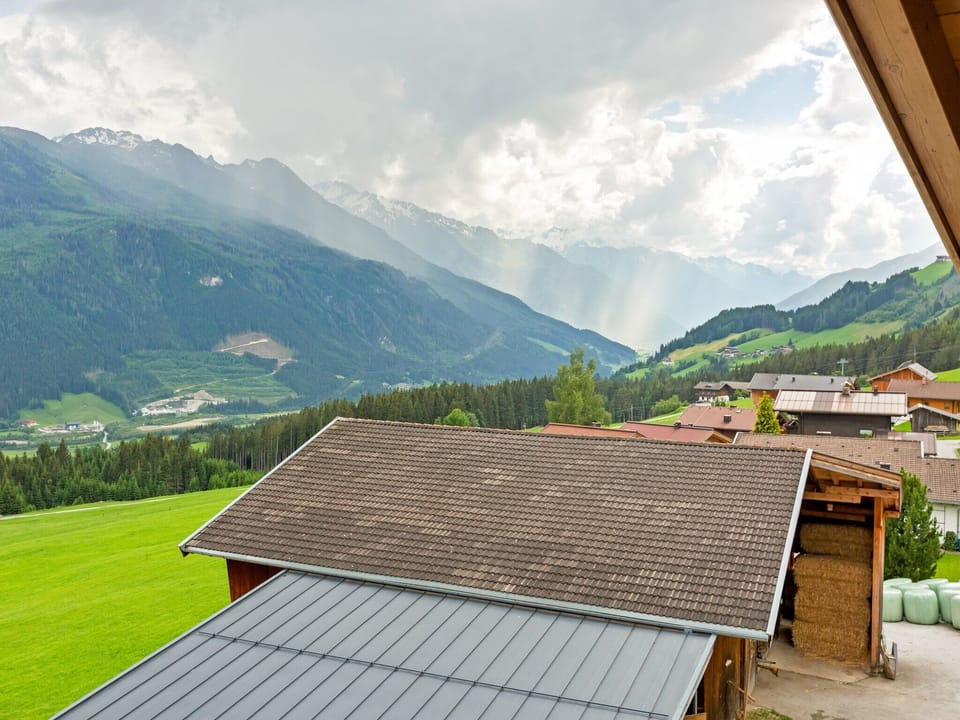 Immediate Surroundings [summer] (<1 km)