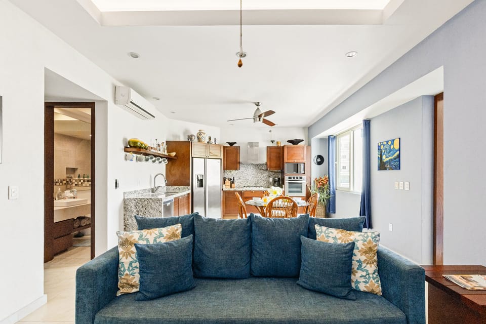 Condo - Image 3