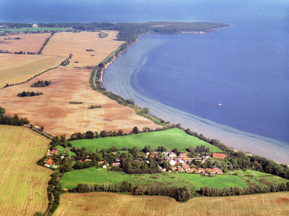 Surroundings [summer] (1-5 km)