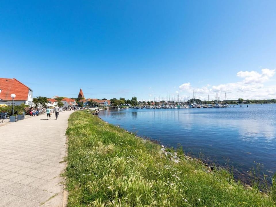 Surroundings [summer] (1-5 km)