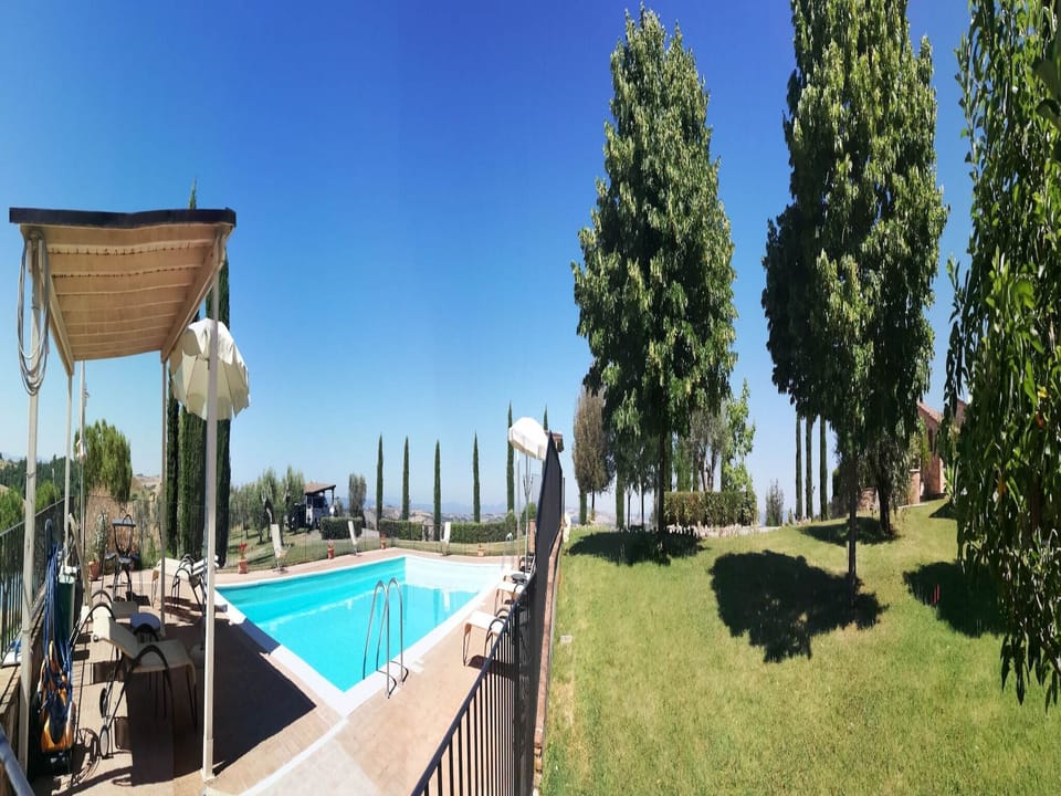 Holiday Home Swimming Pool