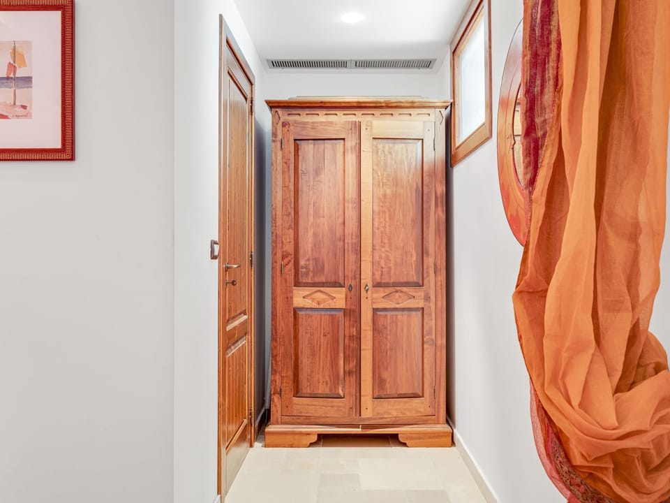 Entrance / Reception