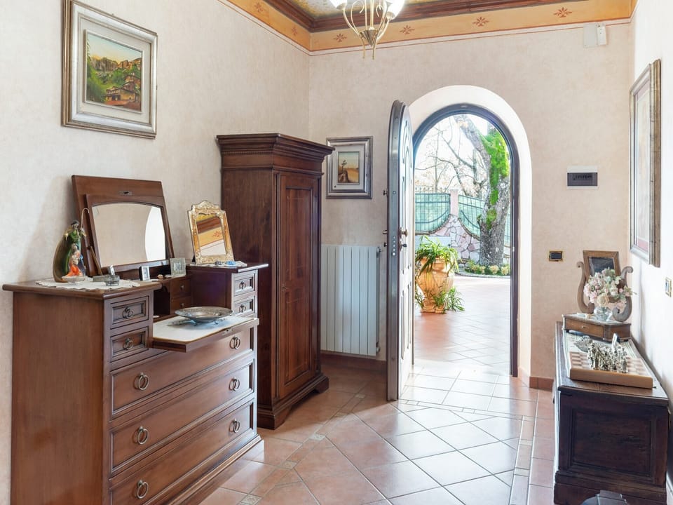 Entrance / Reception