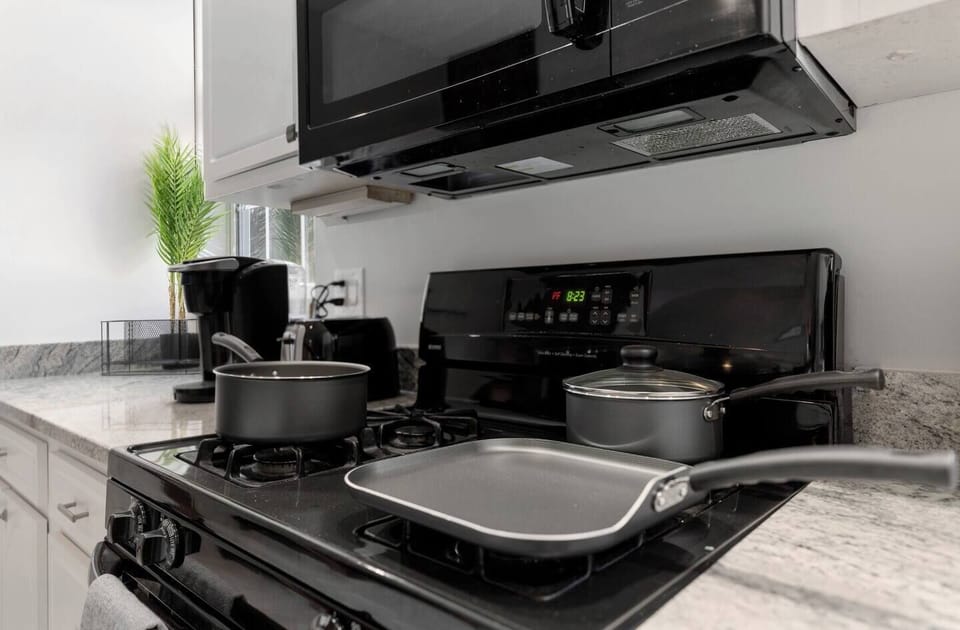 Stove and cookware