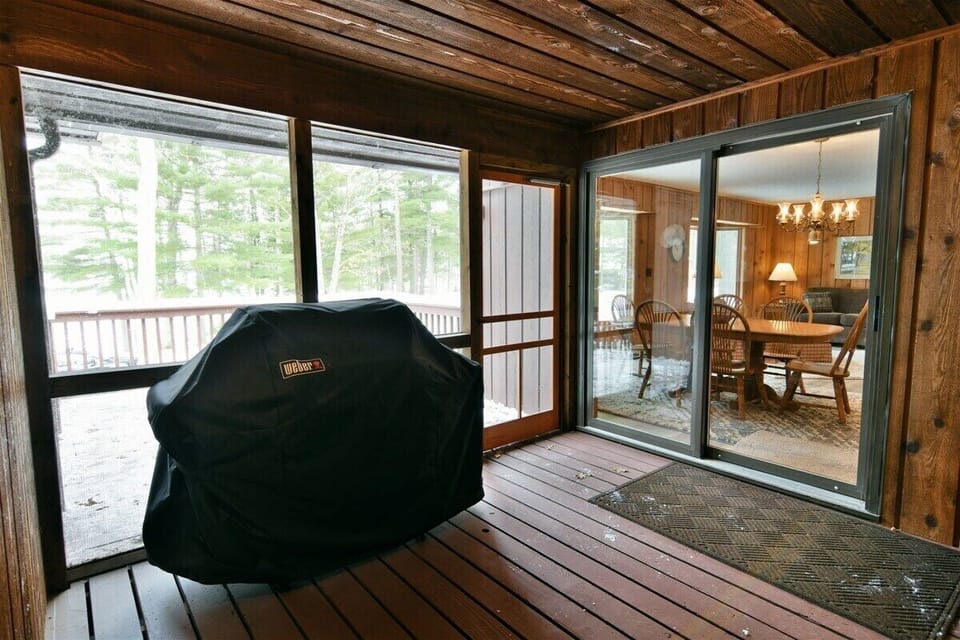 You come into Virginia Beach #8 through the screen porch.