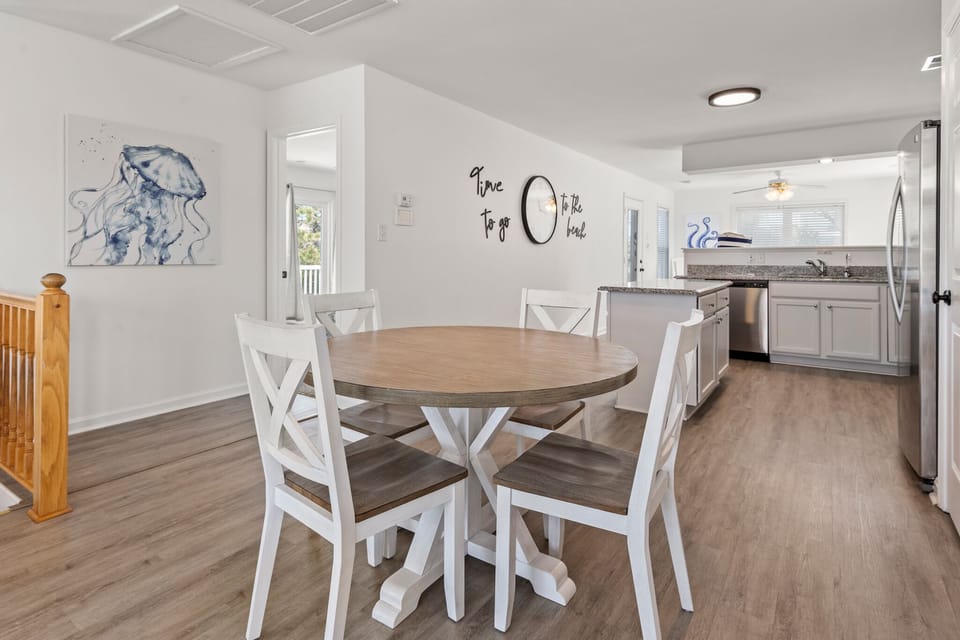 DU701: Dolphin Dunes | Top Level Breakfast Nook