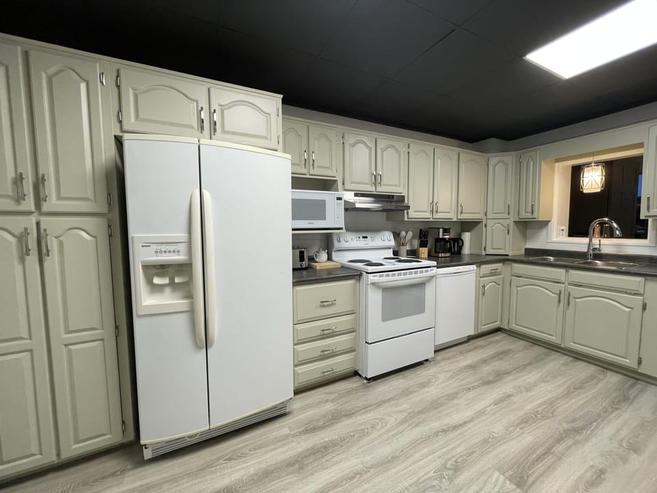 Fully equipped kitchen. 