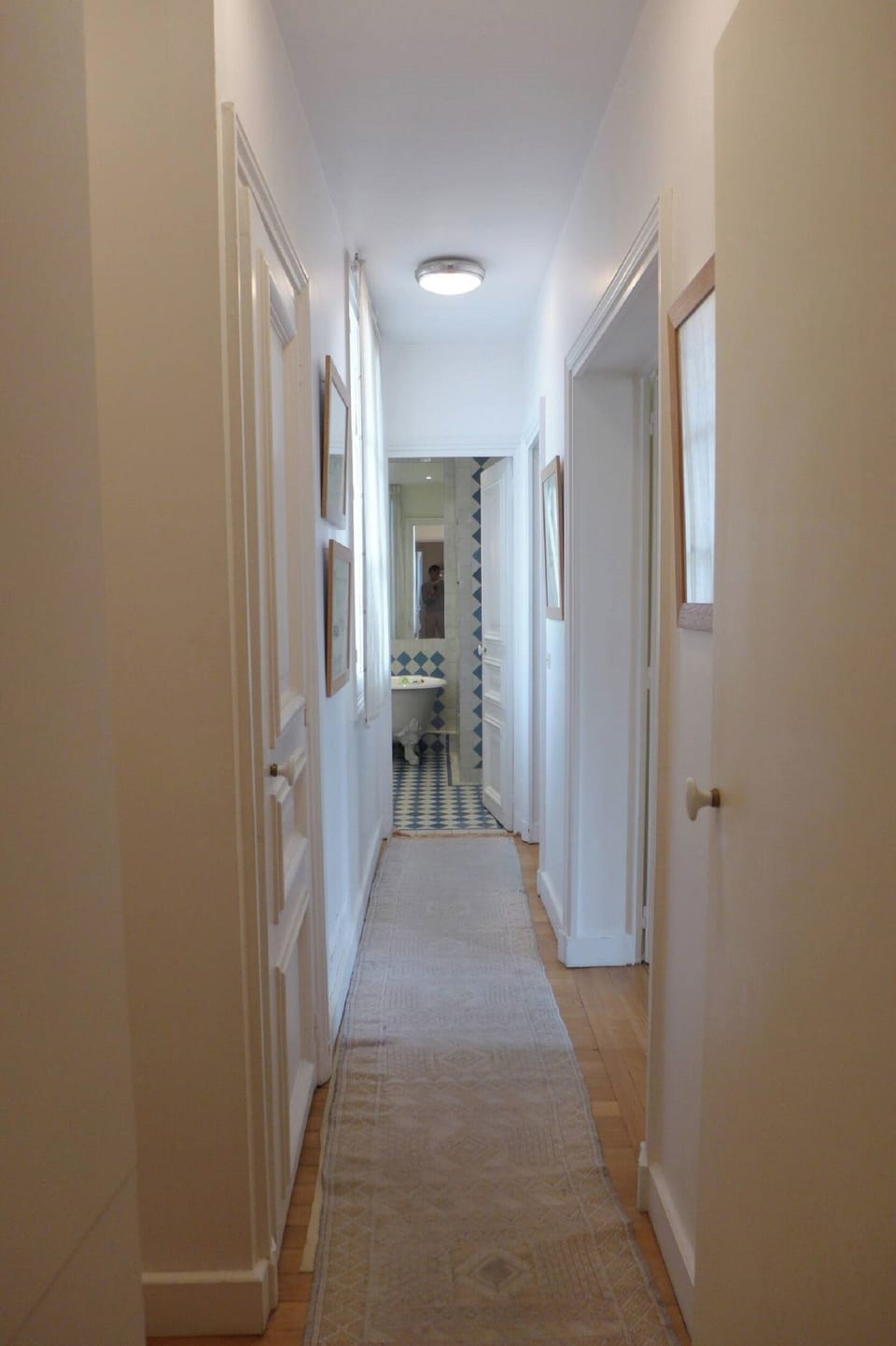 Apt corridor: right Master bedroom & then 2nd bedroom, face bathroom