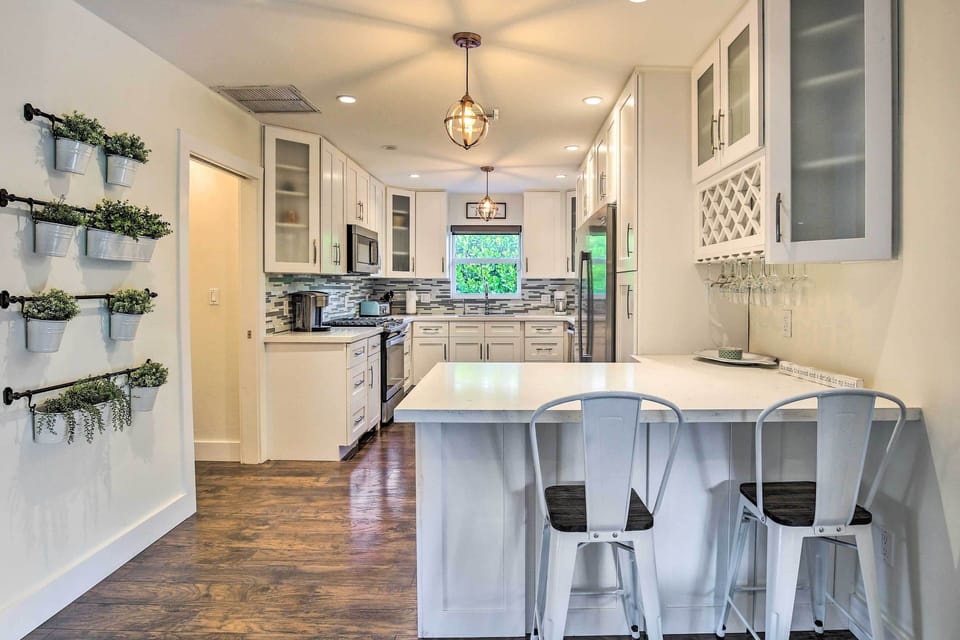 Kitchen | Coffee Maker | Toaster | Cooking Basics | Drink Fridge