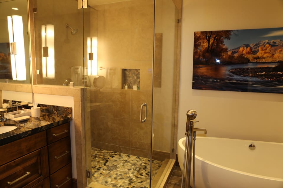 Bathtub, Tub, Room, Indoors, Bathroom