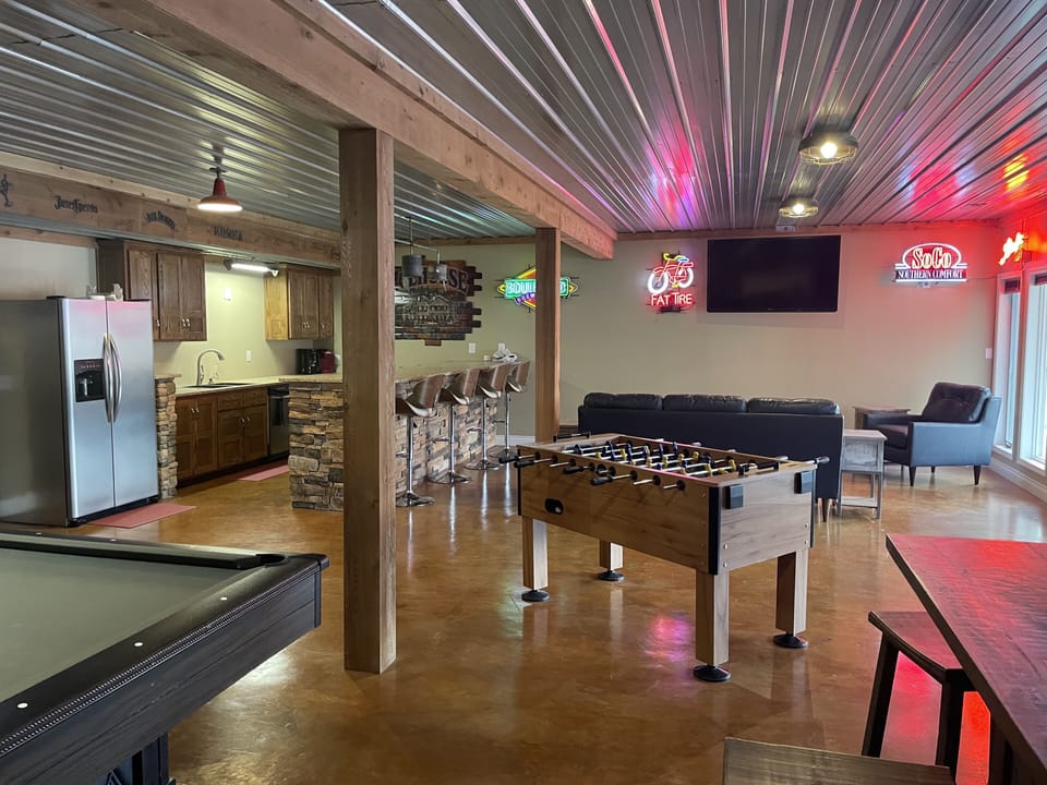 Walkout Basement Bar and Rec Room