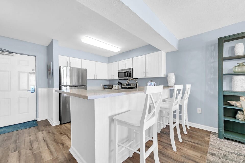 Full kitchen