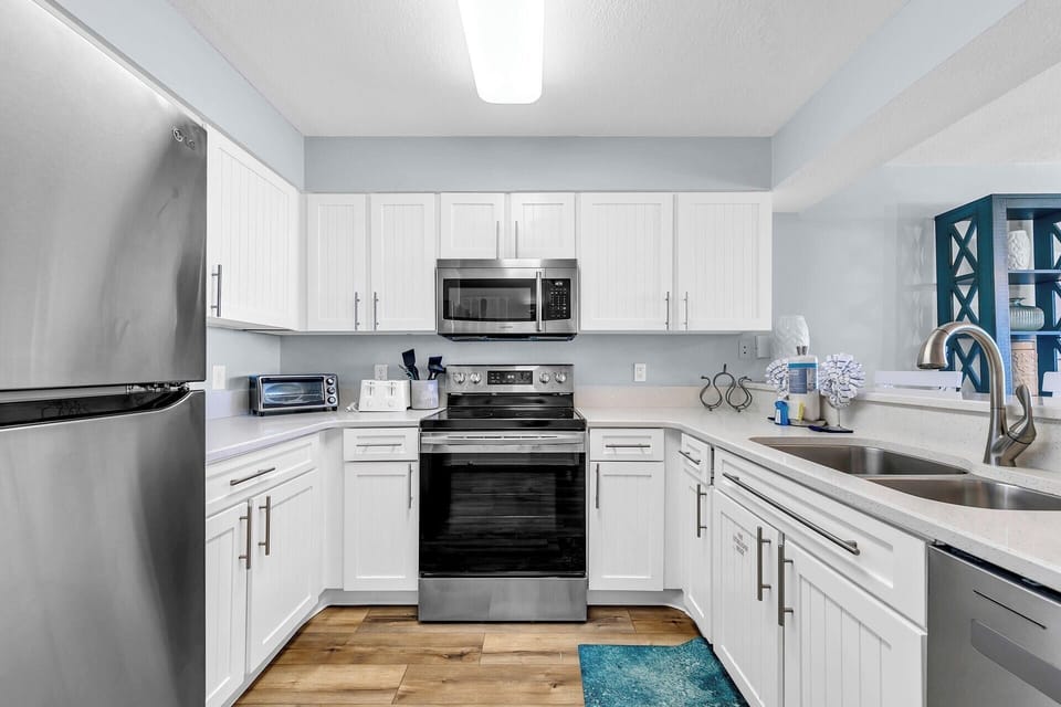 Full kitchen