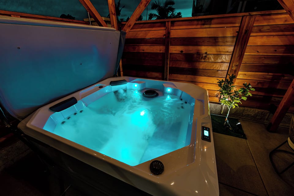 Outdoor spa tub