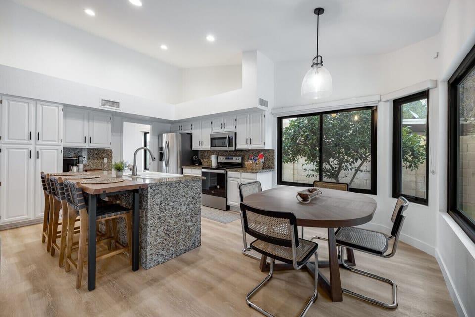 Eat in KItchen