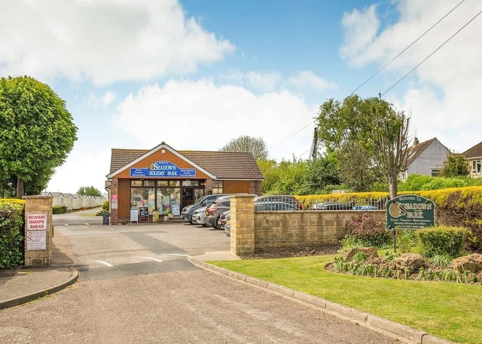 Seadown Park, Charmouth
