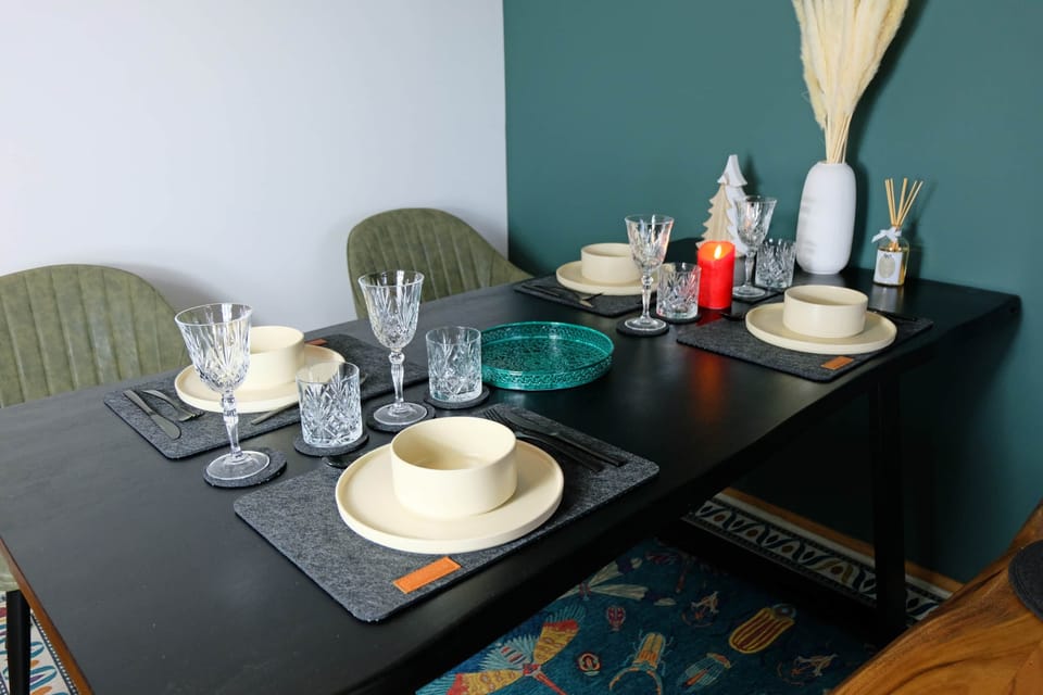 Dining table for up to 4 people
