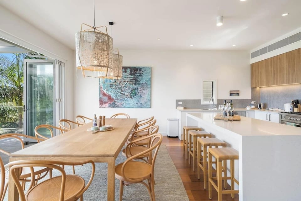 'The Headland' - Premier Queenscliff Abode, Steps from Queenscliff Beach & Freshwater Beach. A perfect family entertainer!