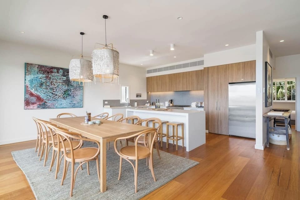 'The Headland' - Premier Queenscliff Abode, Steps from Queenscliff Beach & Freshwater Beach. A perfect family entertainer!