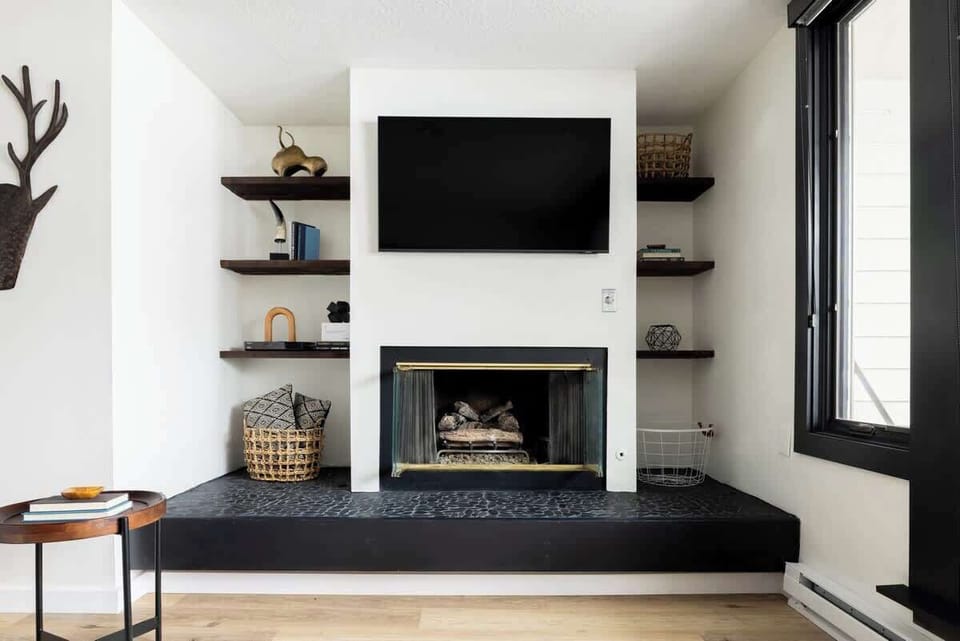 Gas fireplace and SmartTV
