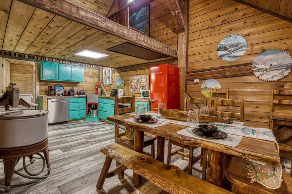 View of dining area and kitchen - View of dining area and kitchen
