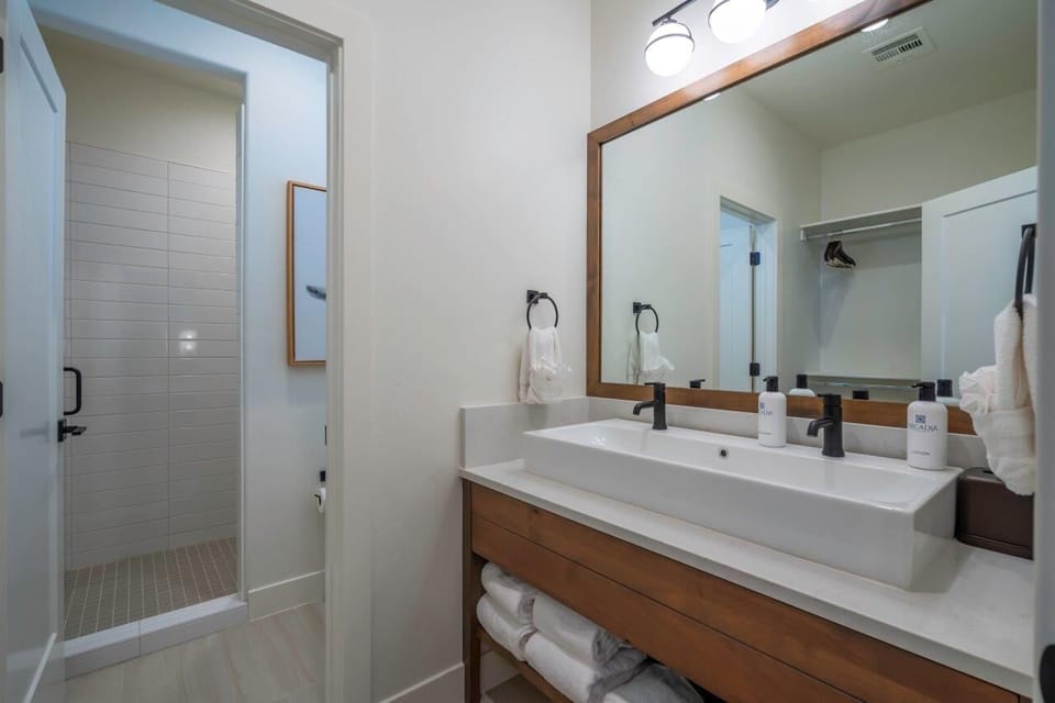 Villa 62 - En suite bathroom