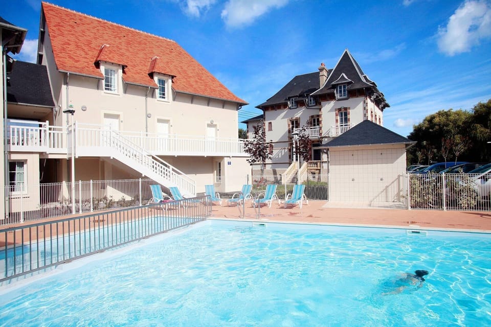 Holiday Home Swimming Pool