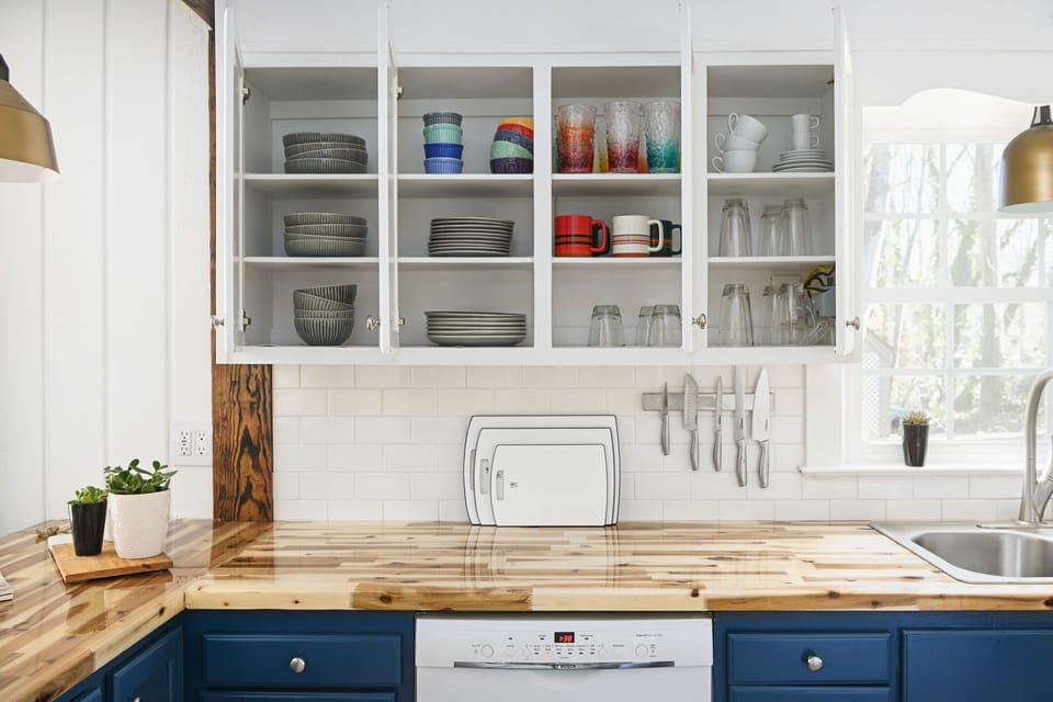Kitchen amenities aplenty.   If you cook, you'll love the kitchen.