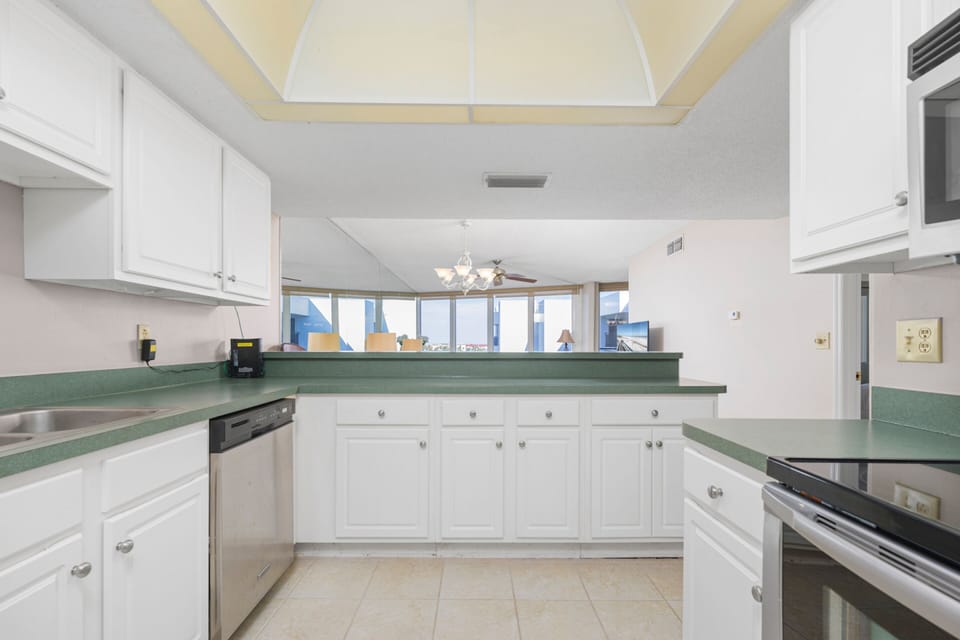 Fully Equipped Kitchen with Stainless Steel Appliances