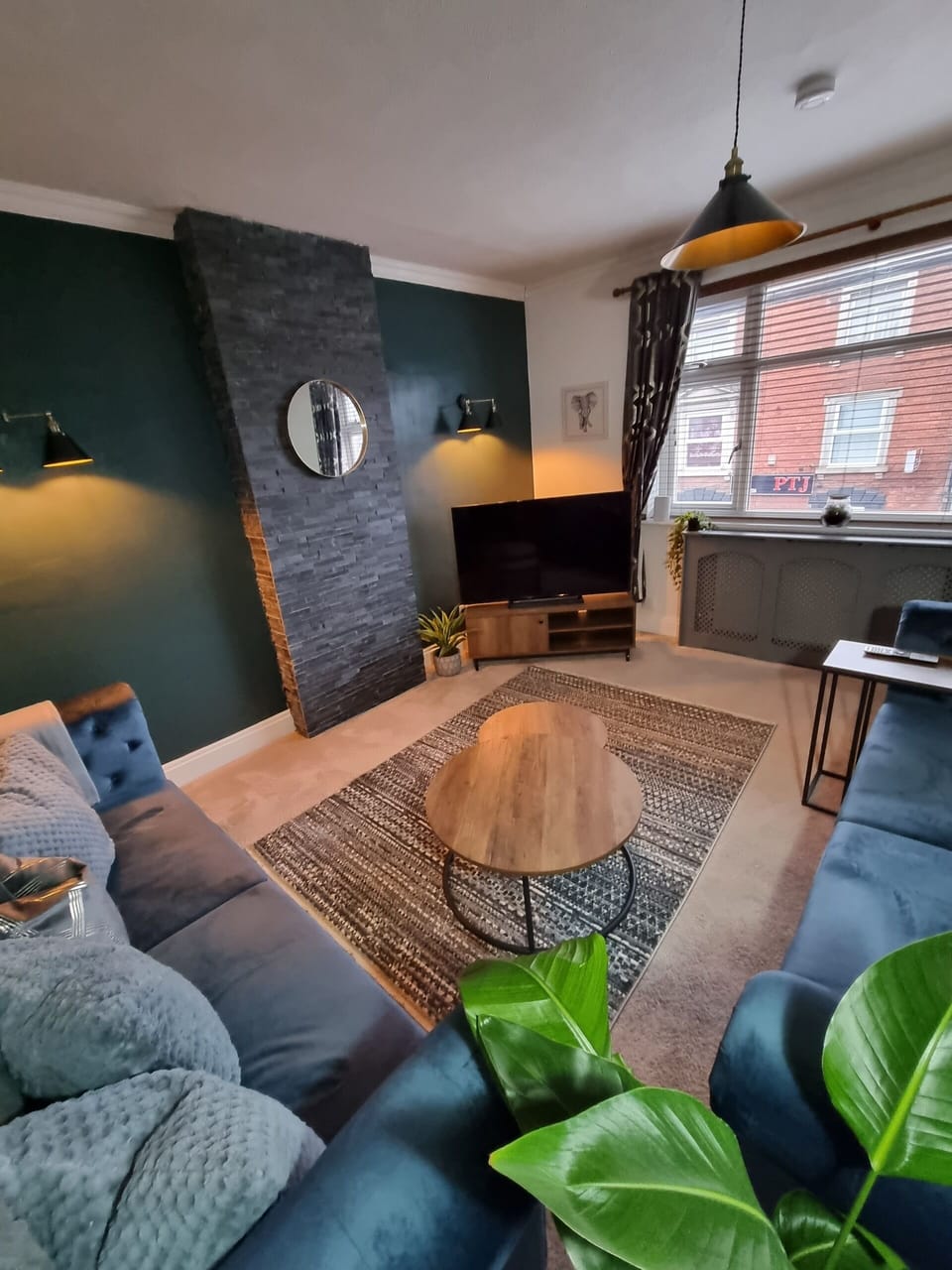 Living Room / Lounge