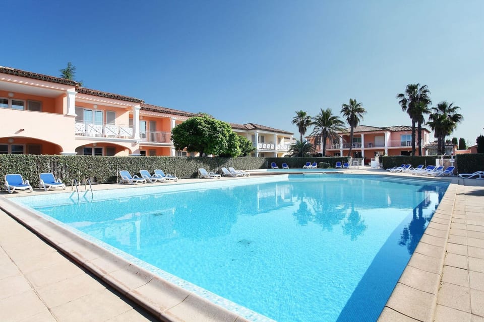 Holiday Home Swimming Pool