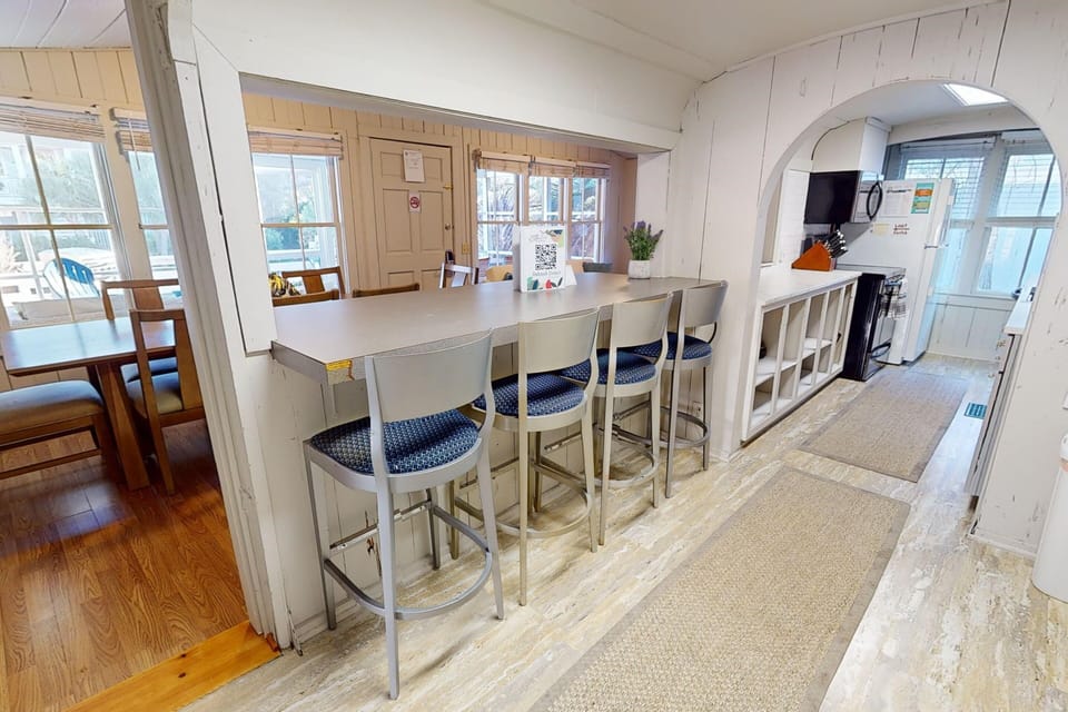 99-Steps-Away-living-Dining-Area