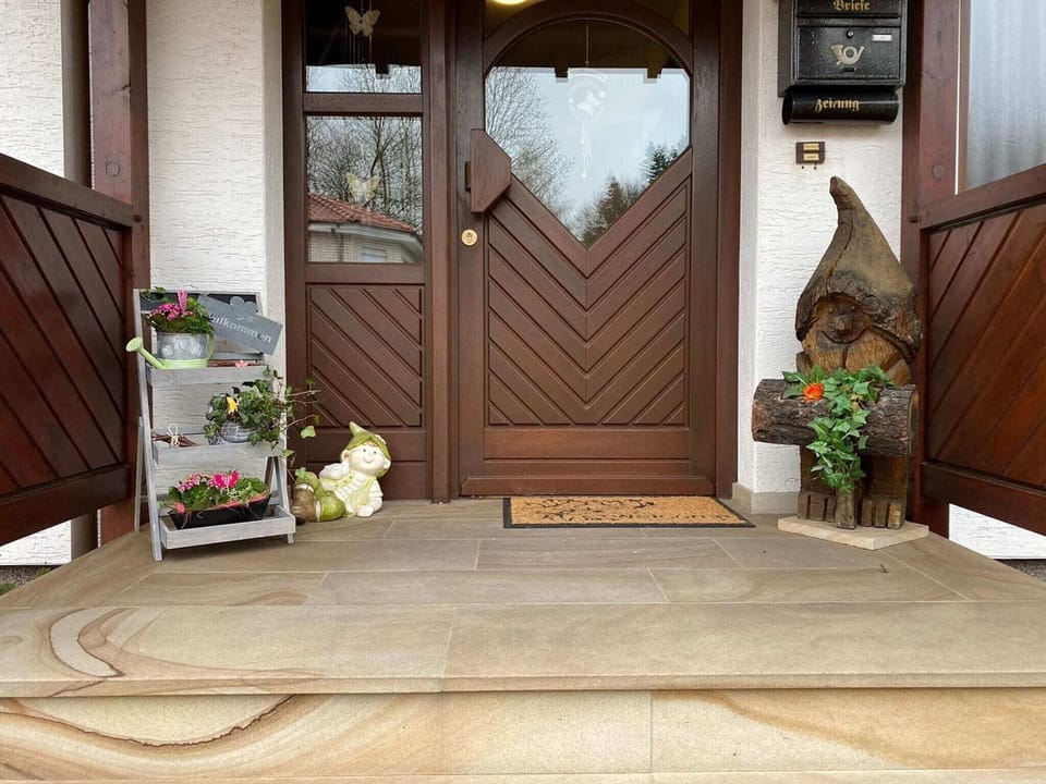 Entrance / Reception