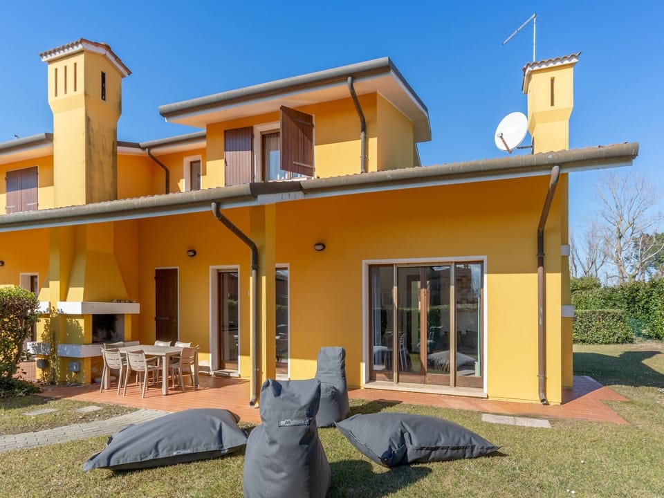 Holiday Home Exterior [summer]
