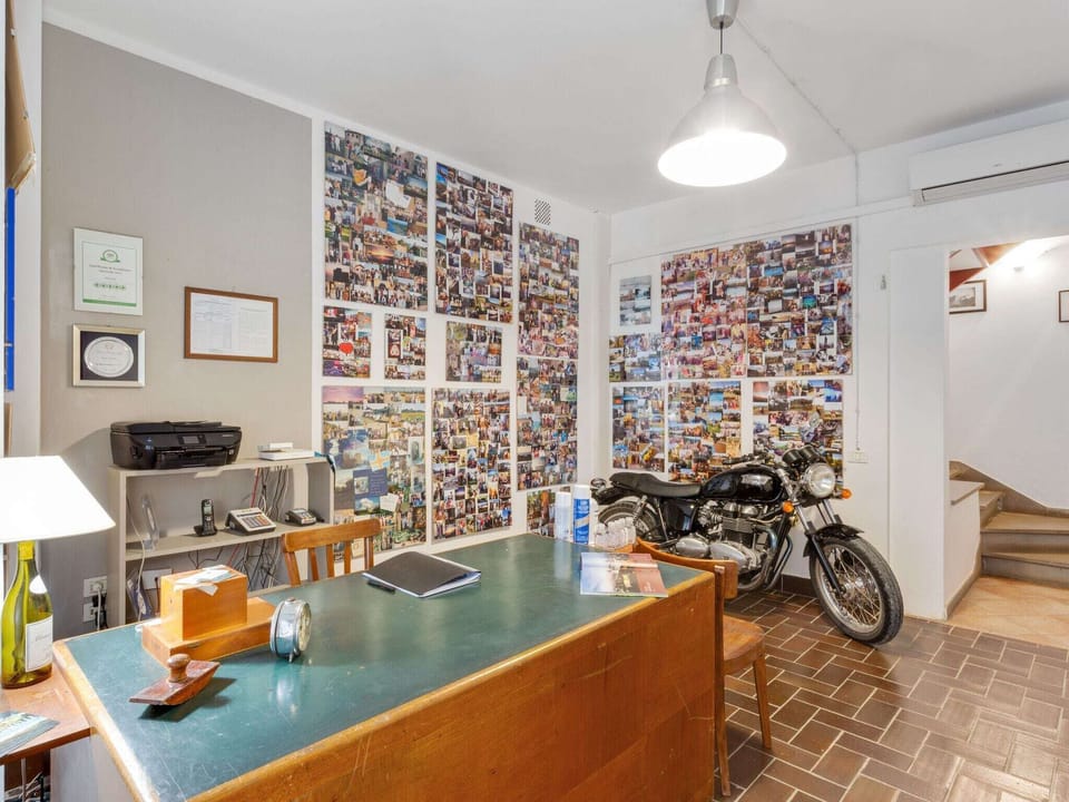 Entrance / Reception