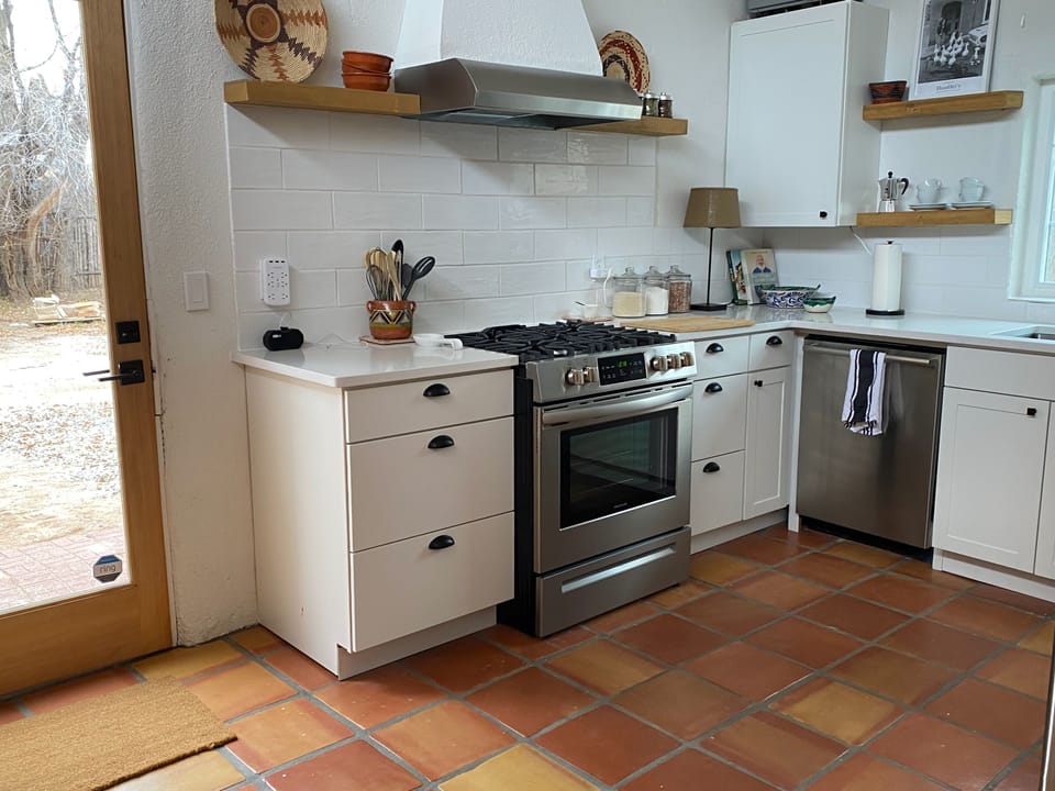 Full kitchen
