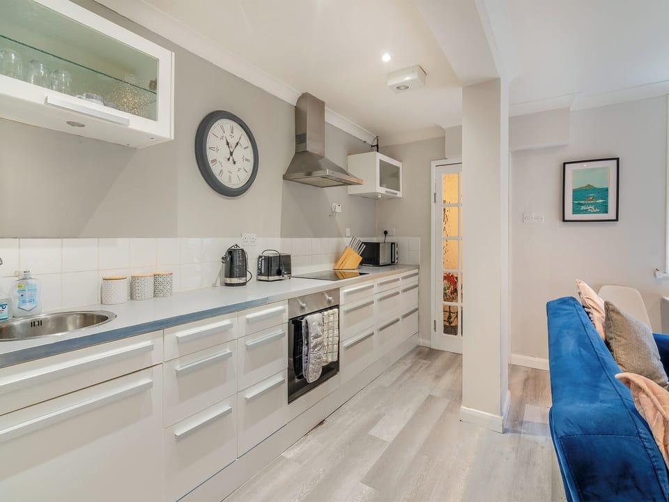 Kitchen | Molokai Snug, Scarborough
